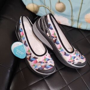 NET BZEES Multicolor Geometric Women's Slips Ons Size 7.5M